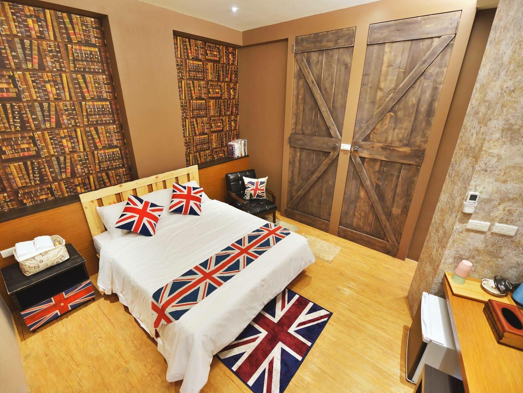 Owl Inn Тайнань Екстер'єр фото