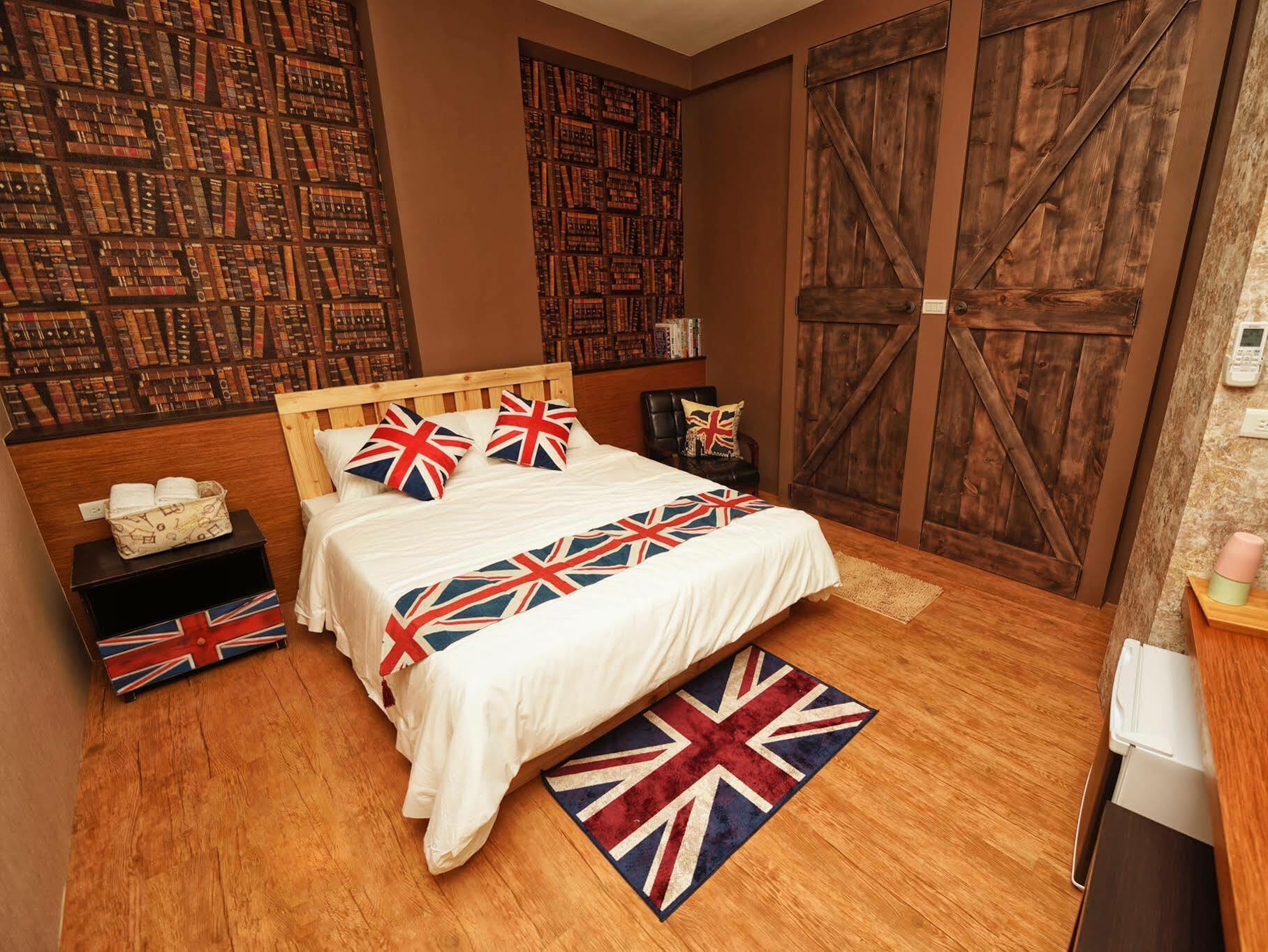 Owl Inn Тайнань Екстер'єр фото